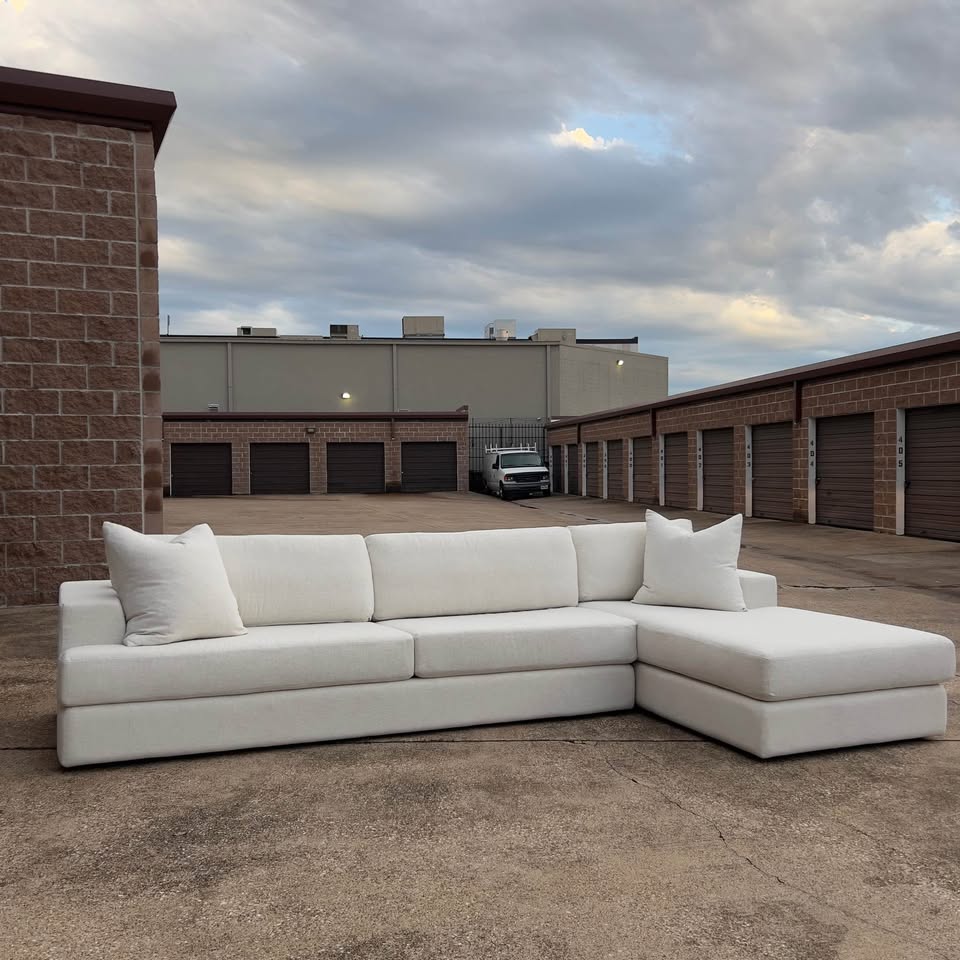 Lee sectional by interior define