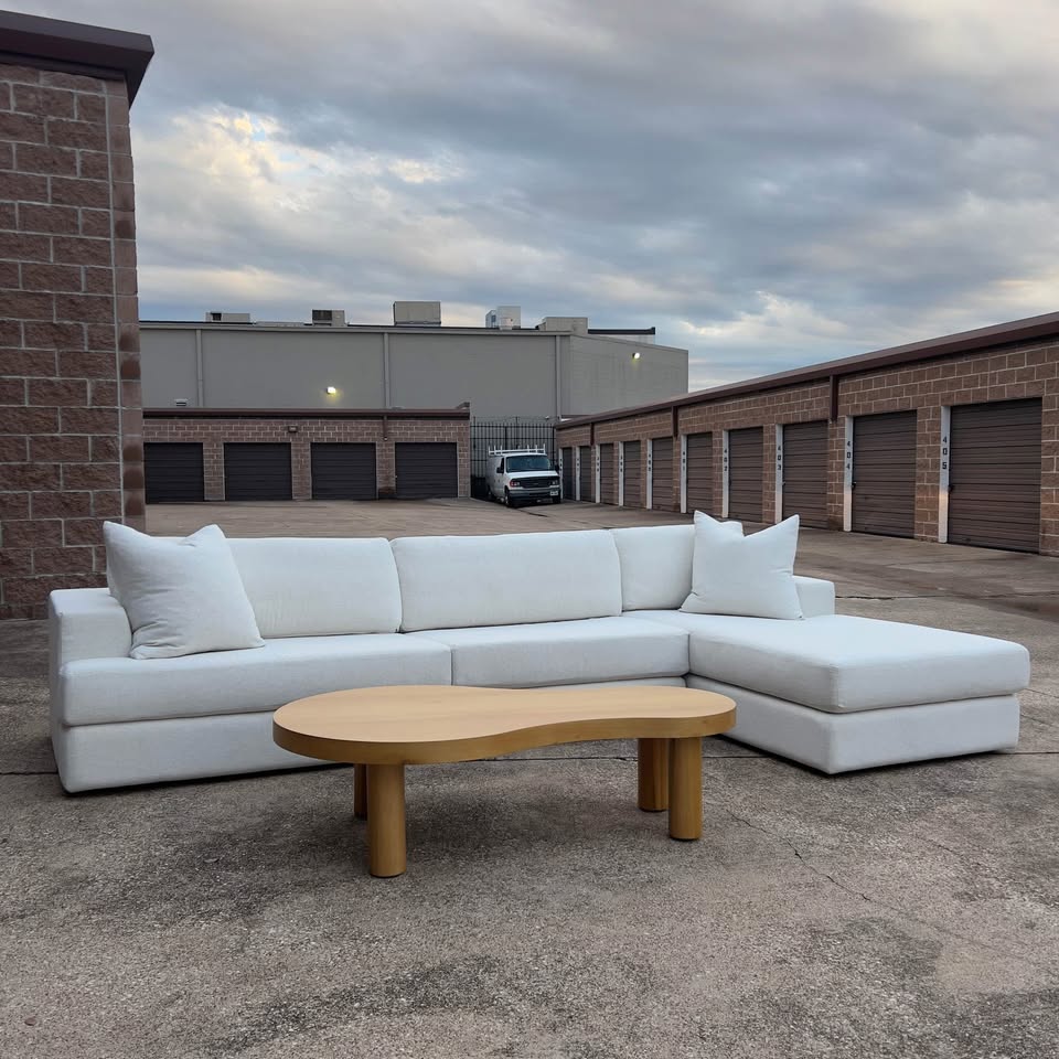 Lee sectional by interior define