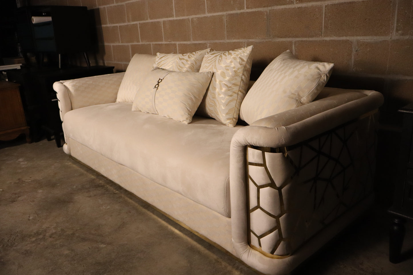 Rosdorf Park Talia Sofa (Ivory) – New, Open Box