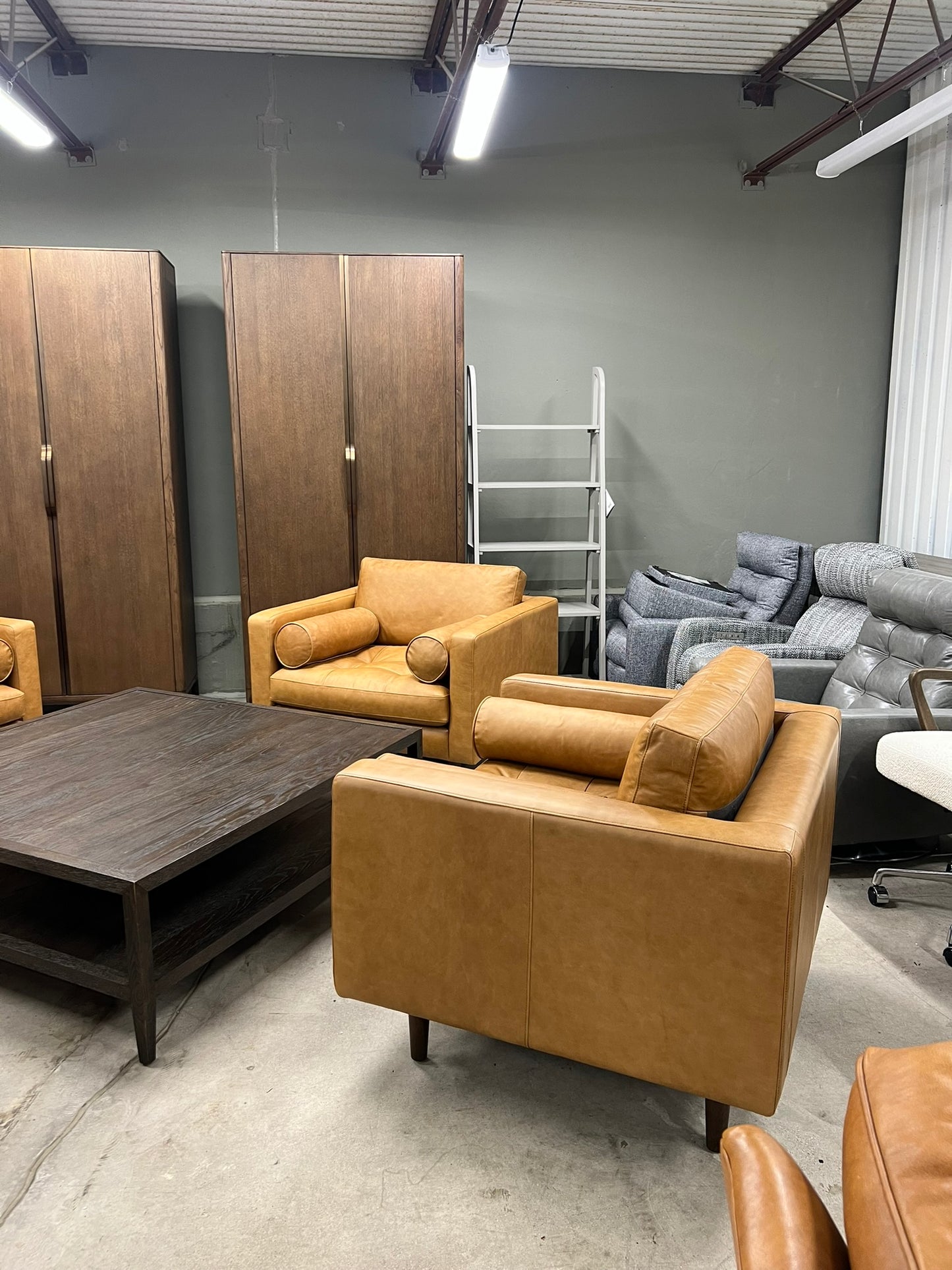 Poly & Bark Napa Lounge Chairs (Set of 4) – Cognac Tan