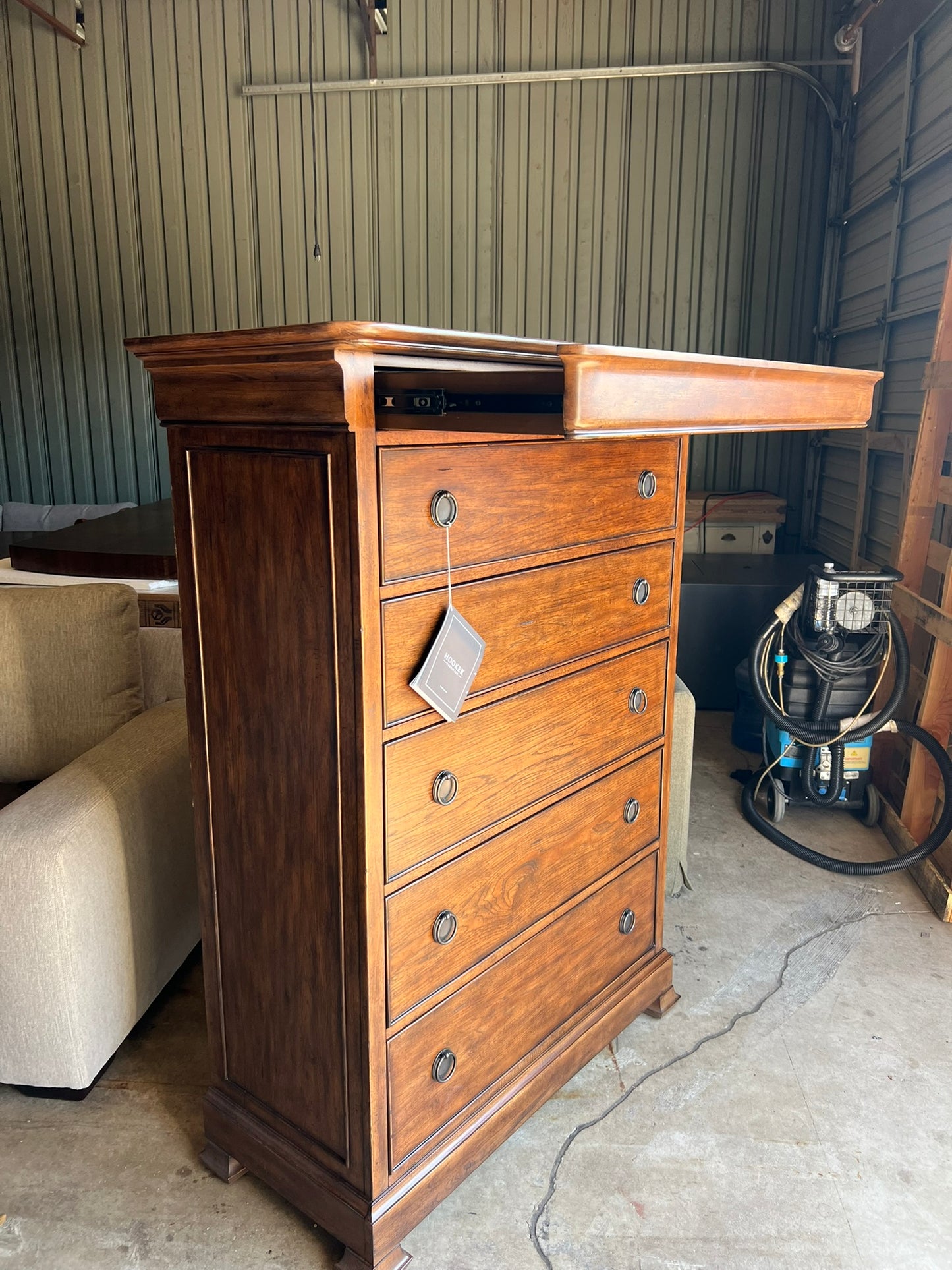 Hooker Furniture Archivist 6-Drawer Lingerie Chest