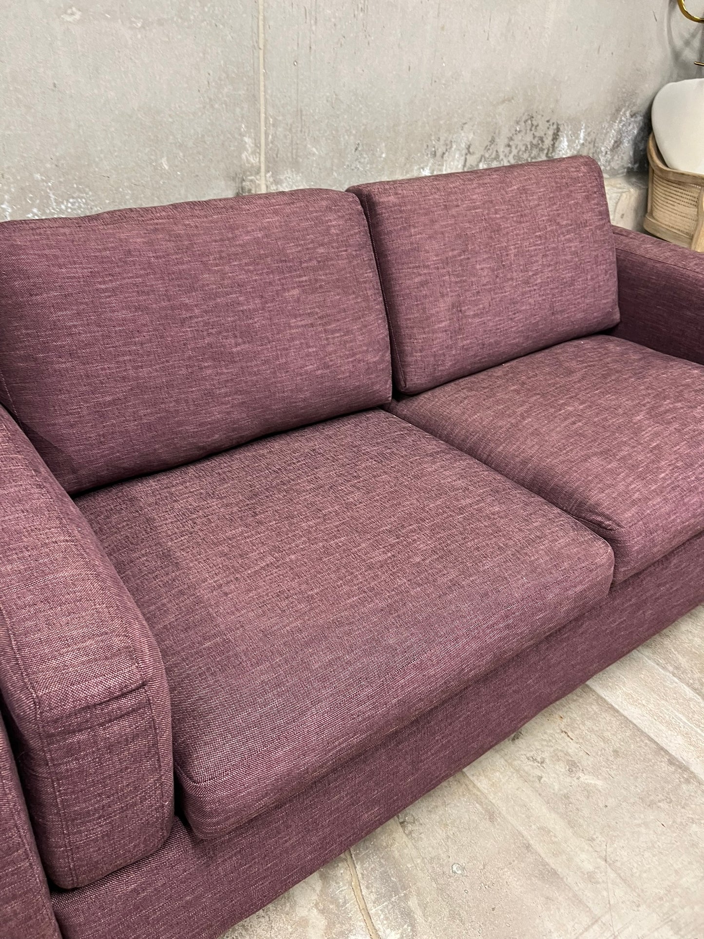 Benchmade: Skinny Fat Sleeper Sofa