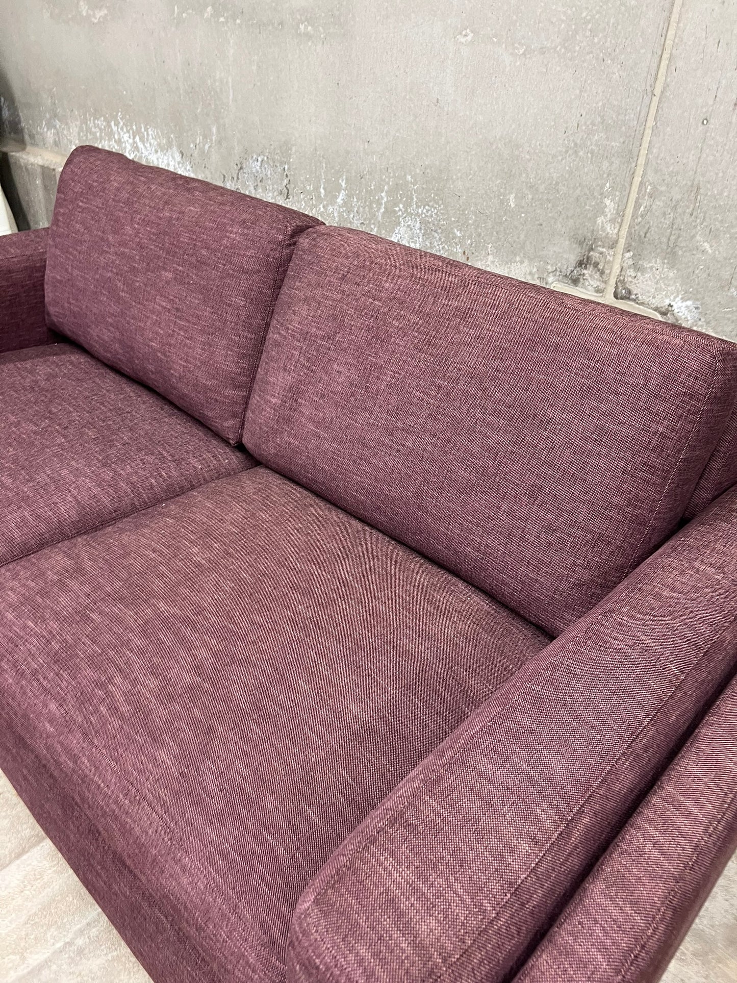 Benchmade: Skinny Fat Sleeper Sofa