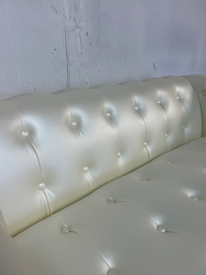 Coaster Furniture Chaviano Tufted Loveseat - Pearl White