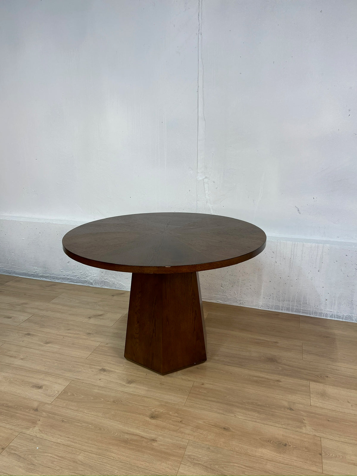 HULALA HOME Stuart Mid-Century Modern 45" Round Dining Table - Walnut