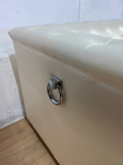 Coaster Furniture Chaviano Tufted Loveseat - Pearl White