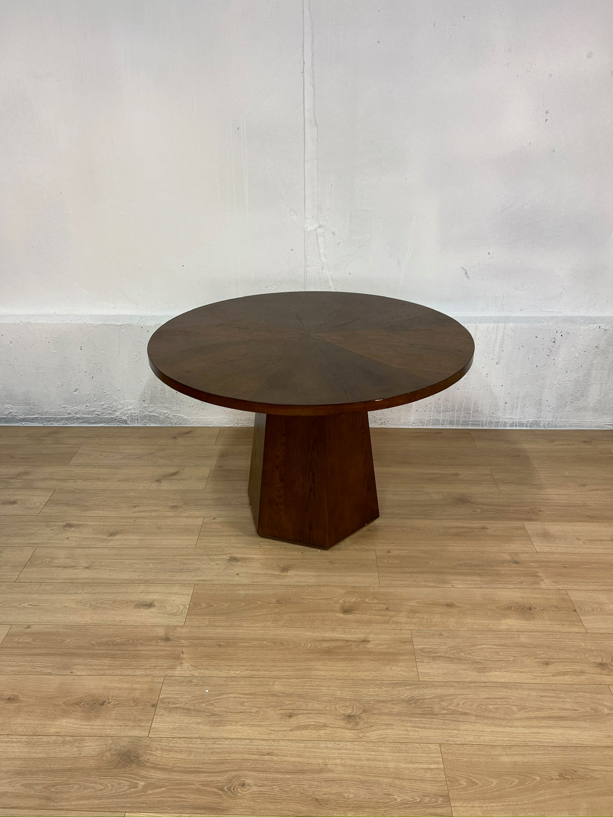 HULALA HOME Stuart Mid-Century Modern 45" Round Dining Table - Walnut