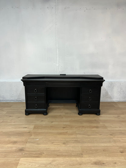 Hooker Furniture Bristowe Executive Desk