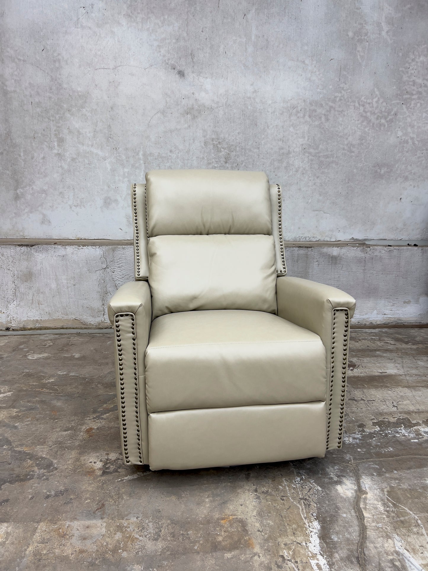 Traditional Swivel And Rocker Power Recliner