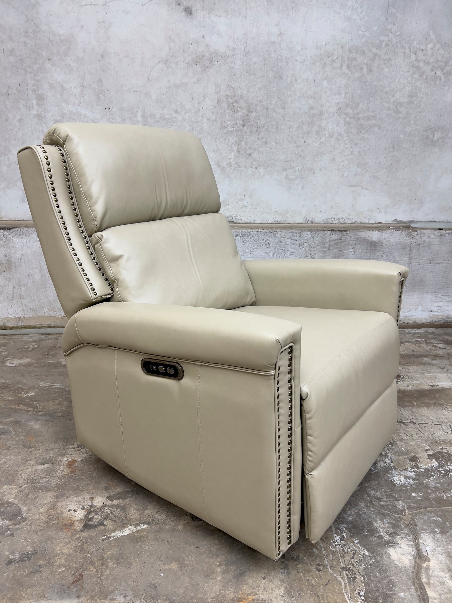 Traditional Swivel And Rocker Power Recliner