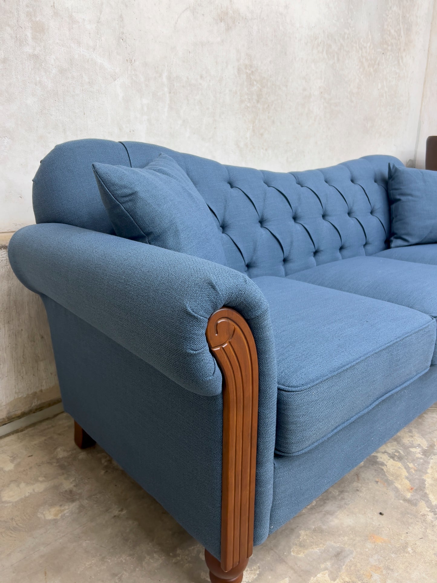 Traditional 83" Wide Tufted Sofa with Solid Wood Legs.