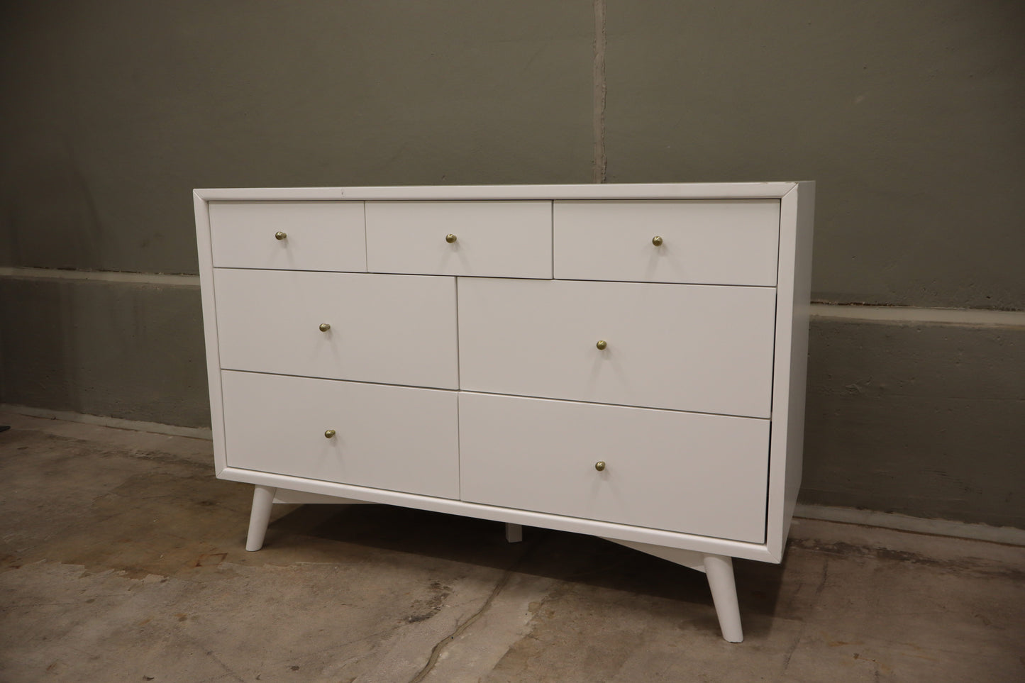 White 7-Drawer Assembled Double Dresser.