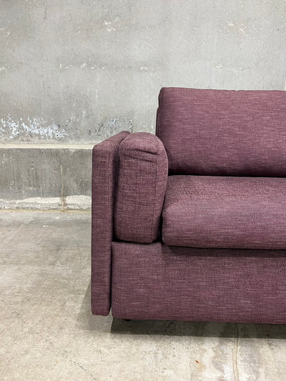 Benchmade: Skinny Fat Sleeper Sofa