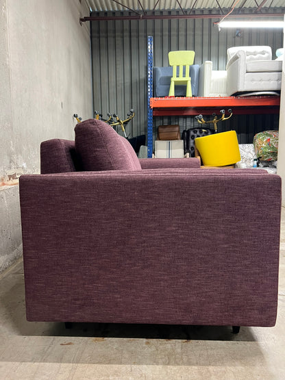 Benchmade: Skinny Fat Sleeper Sofa